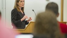 Trump će za sutkinju Vrhovnog suda nominirati Amy Coney Barrett