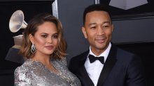 Slavna ljepotica zabrinula javnost: Chrissy Teigen zbog komplikacija u trudnoći završila u bolnici, a prognoze nisu najbolje