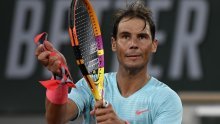 'Kralj zemlje' Rafael Nadal krenuo u Roland Garrosu; prije početka turnira bunio se na uvjete, a na terenu je završilo očekivano