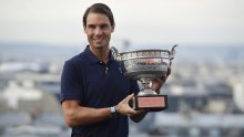 Rafael Nadal se opet okrunio titulom 'kralja zemlje'; novi naslov u Roland Garrosu mu je donio pravo bogatstvo, a postavio je i brojne rekorde