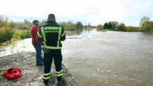 Trojica prijatelja čamcem se spuštala nabujalom Koranom, dvojici se izgubi svaki trag