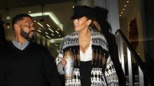 Kao prava kraljica mode Jennifer Lopez ima komplet savršeno usklađen s termosicom