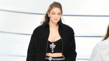 Gigi Hadid pokazala vitku figuru samo mjesec dana nakon poroda i u majici poznatog brenda poslala važnu poruku