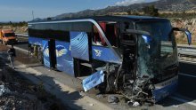 [FOTO/VIDEO] Autobus izletio s autoceste A1, 23 ljudi zatražilo pomoć