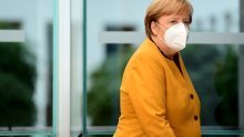 Merkel: Božić će biti u sjeni koronavirusa, a neobuzdane silvestarske zabave neće biti moguće