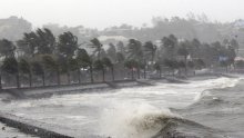 Tajfun Hagupit odnosi kuće i živote