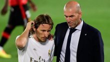 Luka Modrić bio je glavna tema uoči utakmice Reala i Valencije; Zinedine Zidane ponovno je morao objašnjavati zašto mu to radi