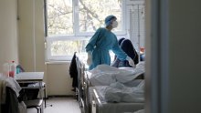 U Srbiji gotovo 7000 novozaraženih, počelo izmještanje Covid pacijenata iz Beograda