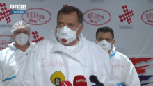 [VIDEO] Bizaran potez: Dodik u 'finišu' izborne kampanje u bolnici uz kamere obilazio zaražene koronavirusom, pa i one na respiratoru