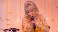 Dolly Parton 'ponosna i počašćena' što je donacijom pomogla u borbi protiv covida