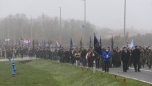 [FOTO/VIDEO] Nekoliko tisuća ljudi u Koloni sjećanja, pogledajte kako je izgledalo odavanje počasti žrtvama Vukovara