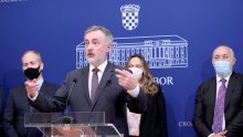 [VIDEO] Škoro: Vladajuća koalicija s uhljebima ili 'nabiguzicama' eutanazira povijesne činjenice