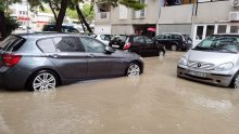 [FOTO/VIDEO] Split paraliziran, kiša potopila sve gradske prometnice