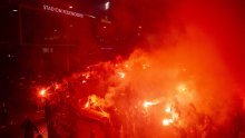 [VIDEO, FOTO] Uoči utakmice protiv Feyenoorda, nogometaši Dinama imali 'vrući doček'; pogledajte 'pakao' ispred stadiona