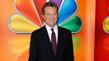 Matthew Perry ne prestaje se hvaliti svojom zgodnom mlađahnom zaručnicom