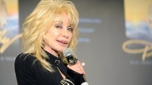 Dolly Parton priznaje da iz kuće nikad ne izlazi bez šminke i frizure, a evo i zašto