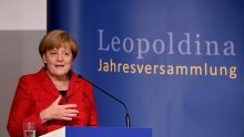 Merkel 'pao kamen sa srca' nakon prihvaćanja proračuna i fonda oporavka vrijednog 1.800 milijardi eura