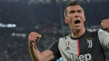 Mario Mandžukić ove zime dolazi u London; navijači su već sada oduševljeni, a u redovima posrnulog velikana čekaju ga kao spasitelja