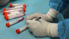 Uhićene dvije žene zbog krivotvorenja testova na koronavirus