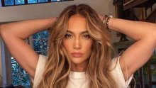 Jennifer Lopez u svom ormaru ima redom najpoželjnije komade, no ovaj je kaput investicija koja vrijedi svake kune