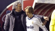 Luka Modrić dobio je poziv koji se ne odbija; španjolski mediji tvrde da znaju što je kapetan hrvatske reprezentacije odgovorio Mourinhu