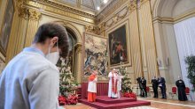 [FOTO] Bez poznate scene s balkona bazilike sv. Petra: 'Urbi et orbi' pape Franje ove godine održan virtualno, papa poručio da nam je solidarnost sada najpotrebnija