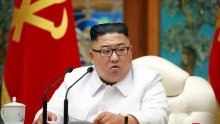 Kim Jong Un posjetio grob oca i djeca te se obratio pismom stanovnicima Sjeverne Koreje