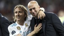 Zabrinuti Zinedine Zidane više ne može čekati, sad je svima jasno koliko je situacija ozbiljna: Modrić i Ramos moraju potpisati što prije