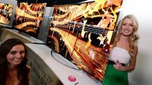 Divovski LG-ov OLED TV možete zakriviti pomoću daljinca