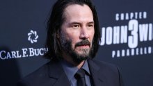 Keanu Reeves zaplivao hladnim oceanom i dokazao da je u top formi