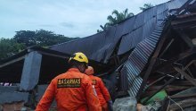 [FOTO] Potres pogodio i Indoneziju: Troje mrtvih i 24 ozlijeđenih, srušila se i bolnica