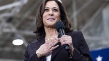 Kamala Harris pokrenula novi modni trend: Žene diljem svijeta u njezinu čast nose starke i bisere