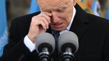 [FOTO/VIDEO] Biden u suzama napustio dom u Delawareu: Oprostite mi zbog emocija, žao mi je što moj sin nije ovdje