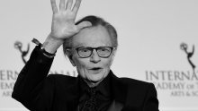 Preminuo legendarni voditelj Larry King, zvali su ga kraljem intervjua