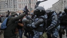 [FOTO/VIDEO] Žestoki prosvjedi u Rusiji: Protiv Putina ustalo više od 40 tisuća ljudi, više od 2.000 privedenih, a među njima i malodobni dječak te supruga Alekseja Navaljnog