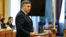 Burna polemika o strategiji razvoja: Oporba kritizirala visoku cijenu i veliki font, Plenković pojasnio ulogu Martine Dalić, a Petrova poslao kod oftalmologa. Opomene pljuštale sa svih strana