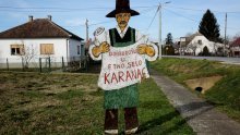 [FOTO] Prošetali smo baranjskim selom za kojim su poludjeli Amerikanci: 'Ove godine, ako se nešto i pokrene, neće sigurno prije lipnja ili srpnja. No spasilo bi nas i pola godine'