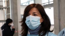 [VIDEO/FOTO] Sanja Musić Milanović: Danas smo došli procijepiti 800 ljudi drugom dozom, nastavit ćemo dok svi ne budu cijepljeni'