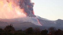 [VIDEO] Spektakularna erupcija Etne: Fontane lave vinule su se na visinu od 1500 metara