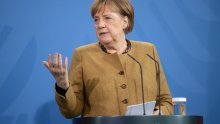 Merkel: Trebat će tri mjeseca za potvrde o cijepljenju