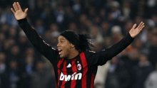 Ronaldinho ide za Beckhamom u LA