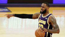 LeBron hitno prevezen u bolnicu, a pretrage su pokazele o kakvoj se ozljedi radi; Lakersi sumnjaju da nije slučajno, a oglasio se i sami James