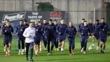 Izbornik Dalić poveo momčad na prvi trening, ali njega je morao odraditi bez dugogodišnjeg prvog suradnika koji je već na putu za Moskvu