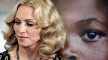 Što joj je ovo trebalo? Madonna ukrala fotografiju obožavateljice i na njeno tijelo fotošopirala svoju glavu - i to dosta loše