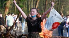 [FOTO] Policija vodenim topovima rastjerala zabranjeni 'tulum' u Bruxellesu, organizatorima prijeti sudski progon