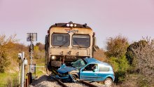 [VIDEO/FOTO] Strašna nesreća u Vodnjanu: Vlak naletio na automobil, poginuo mlađi muškarac