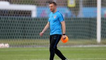 Ivica Olić debitirao pobjedom u utakmici s četiri penala, a ono što su mu navijači CSKA priredili stvarno nije očekivao