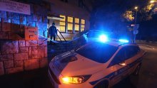 Policija zaustavila i isključila iz prometa dvojicu pijanih vozača, no s obzirom da su inzistirali nastaviti vožnju, obojica su uhićena