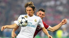 Luka Modrić uoči Liverpoola komentirao pobjedu nad Barcom i svoj novi ugovor, a osvrnuo se i na informaciju o dolasku Kyliana Mbappéa u klub