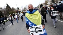 [FOTO] U Sarajevu ponovo prosvjedi protiv vlasti zbog pandemije, 1300 novozaraženih